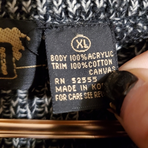 Fluid Mens Sweater. XL. Gray Bkack. Gray Demin Patchwork Shoukder. Long Sleeves - Picture 3 of 5